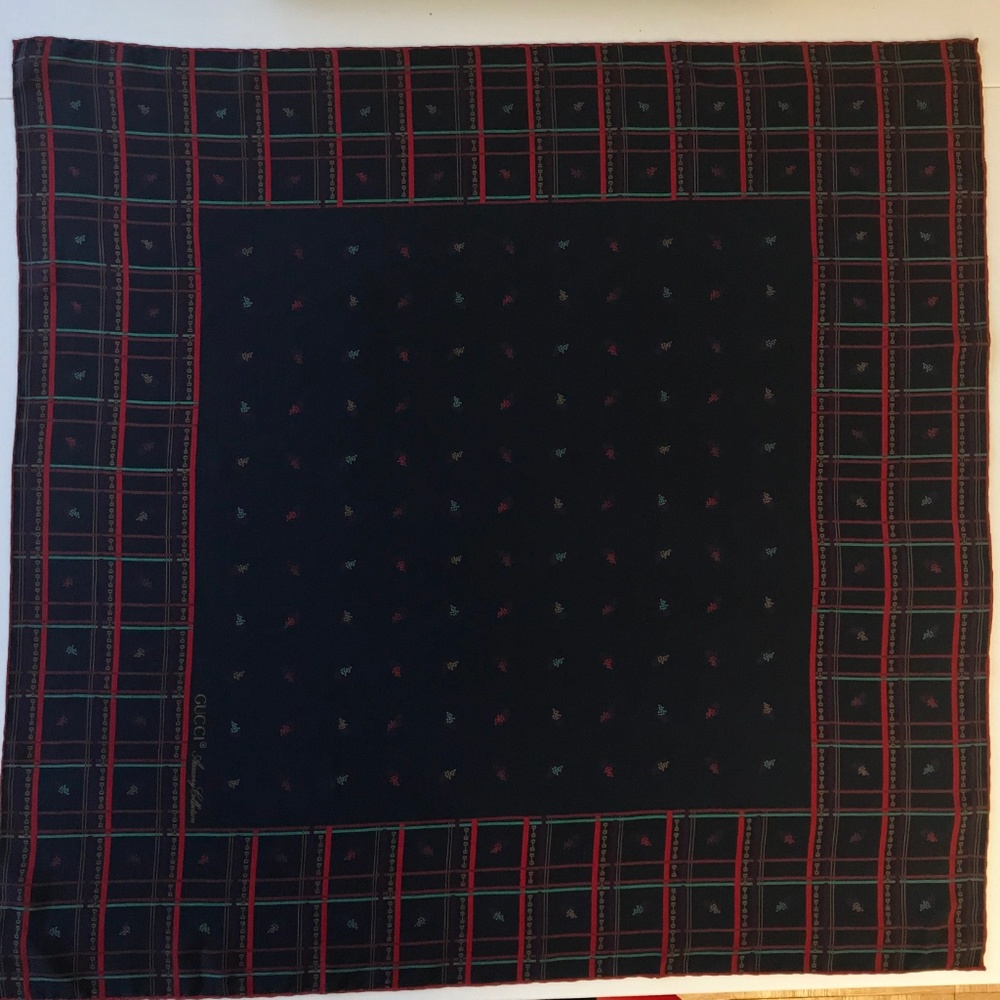 GUCCI Silk HORSE BIT Rare LOGO Silk Square Scarf! Red Blue Gold Rare NEW VINTAGE - Picture 7 of 7